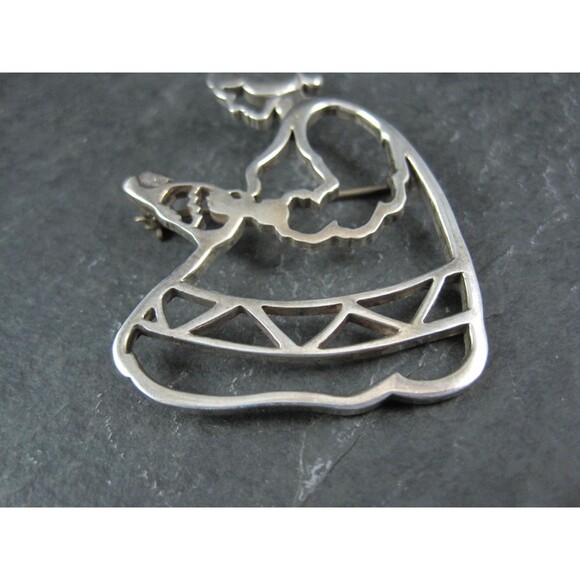 Navajo Mother and Child Brooch Sterling Silver - Picture 4 of 14